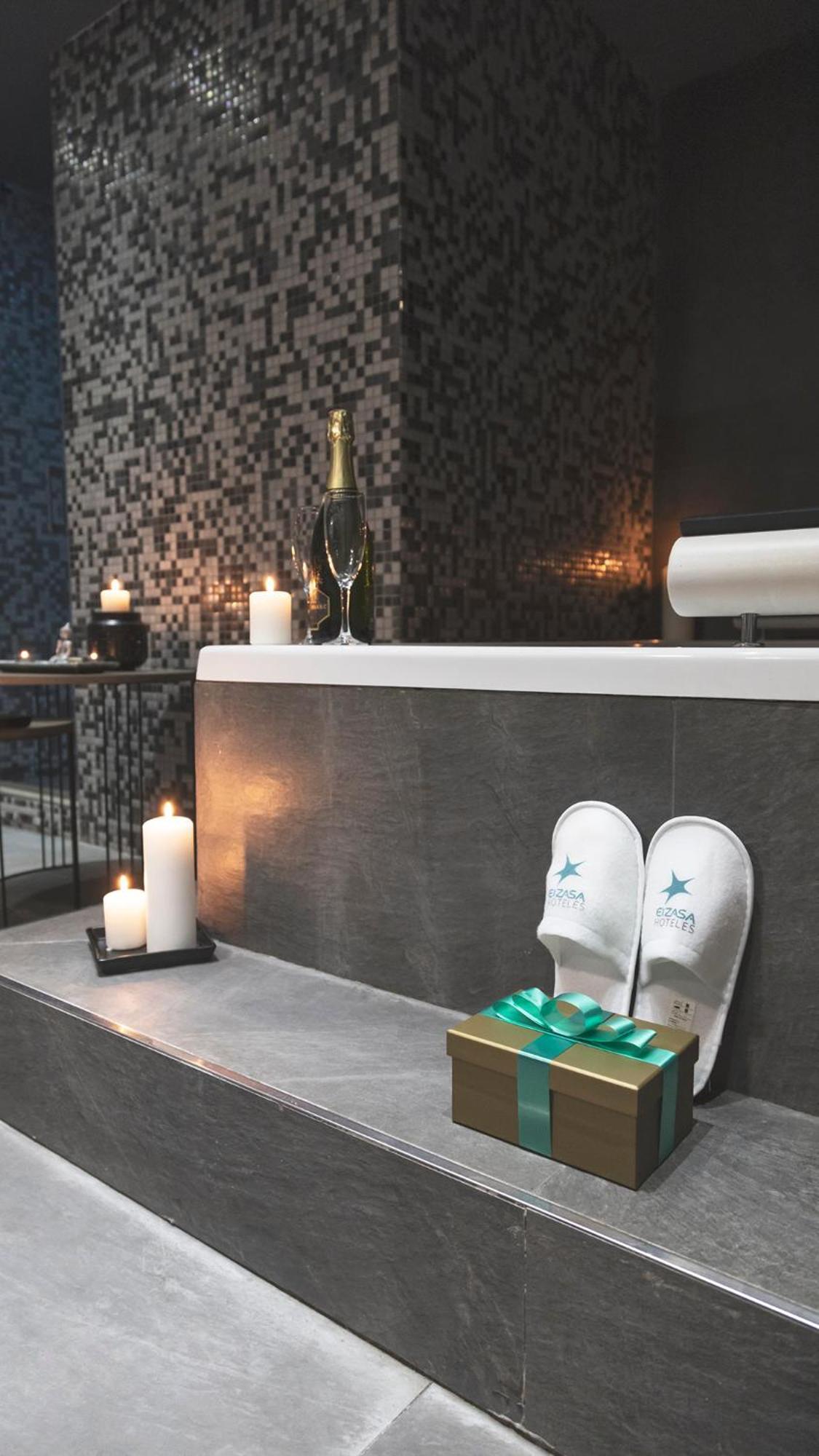 Hotel & Spa Real جاكا المظهر الخارجي الصورة