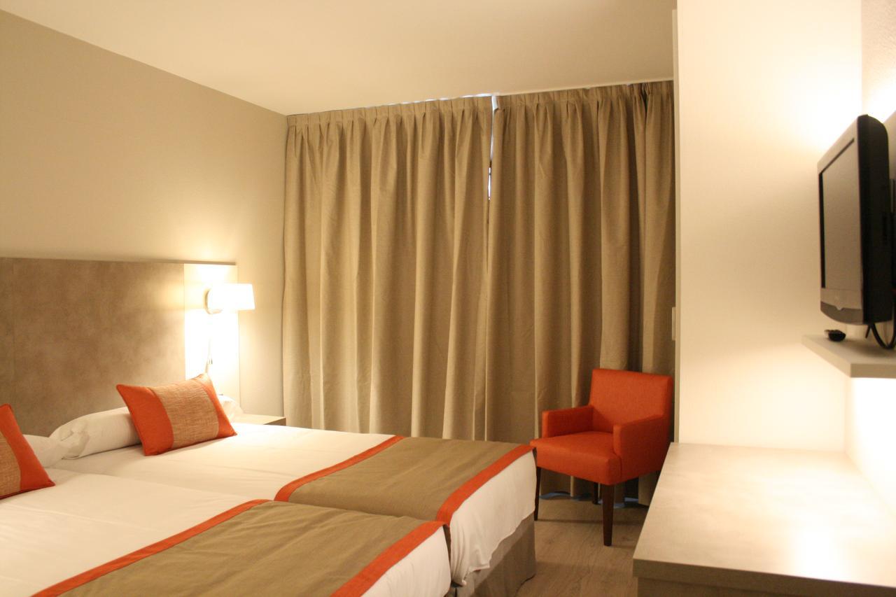 Hotel & Spa Real جاكا المظهر الخارجي الصورة