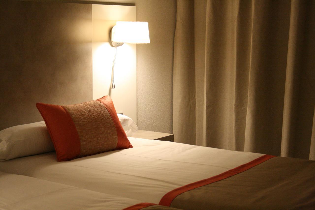 Hotel & Spa Real جاكا المظهر الخارجي الصورة