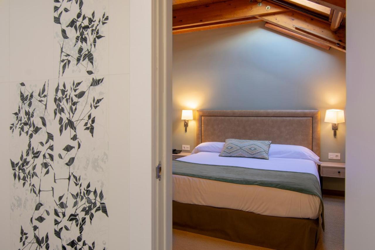 Hotel & Spa Real جاكا المظهر الخارجي الصورة